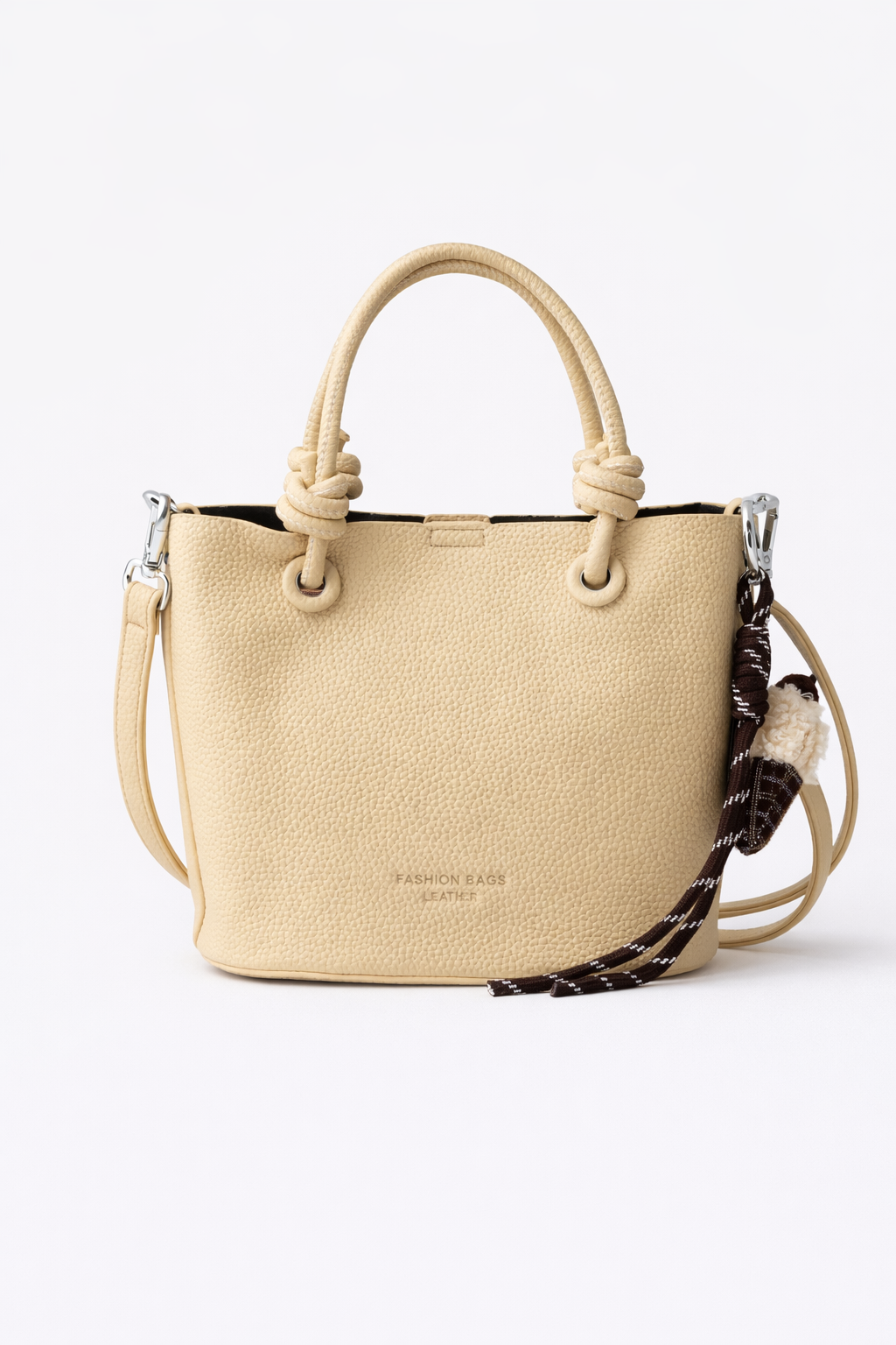 CREAM-COLORED LEATHER BUCKET BAG